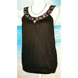 TWENTY-ONE Womans SEXY Top Juniors Knit Shirt Embellished Beaded Neckline size S